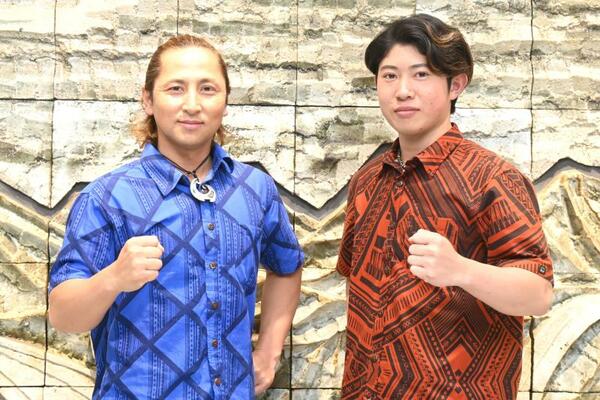 栃木県民感謝ウィークをＰＲする来寿さん（右）ら＝２５日午後、下野新聞社