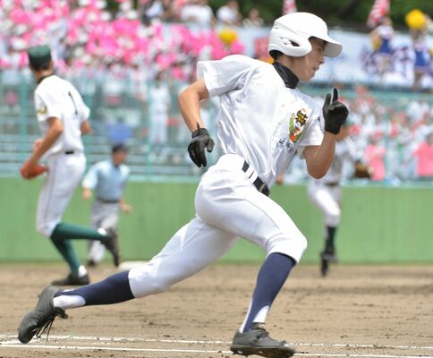 自慢の俊足を生かし、佐野日大高では１年生から活躍した五十幡