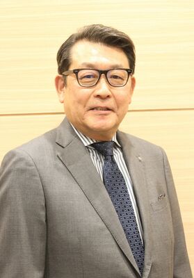 飯島潔氏