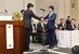 中野洋昌国土交通相（左）から賞状を受け取る佐藤市長＝５日午後、都内