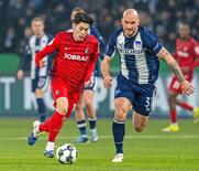 鈴木唯人がゴール、４強入り