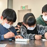 世界で一つだけ 天明鋳物のベーゴマ 思い思いにデコレーション