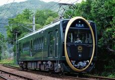 観光列車を貸し切り、福袋発売