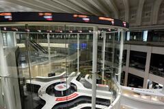 東証、午前終値6万4681円