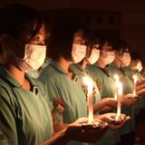 看護の誓い”ともす”　栃木の専門学校で54人が決意式　「励まし合って資格取得」