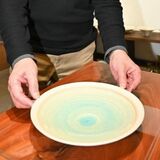 NHK朝ドラ登場の器を初公開 埼玉の陶芸家・畠山さんが鹿沼で個展 水の情景表現、60点を展示