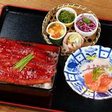 宇都宮に「うな犇」オープン　うなぎの刺し身とうな重一緒に