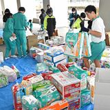 鹿沼・粟野中生が物資を仕分け　能登半島地震支援　トラックが石川県に出発