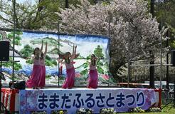 地域盛り上げへ 演奏や踊り披露