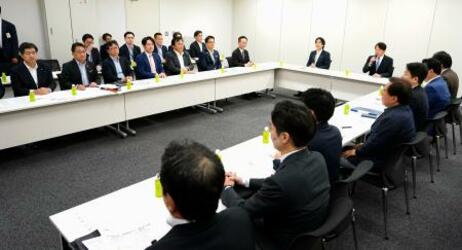 消費減税、赤字国債に頼らず
