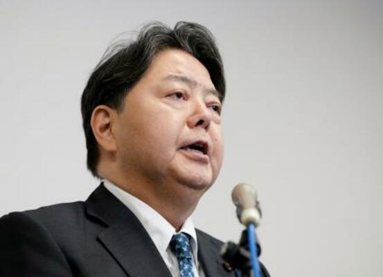 　自民党総裁選に立候補する意向を表明した林官房長官＝１６日午後、国会