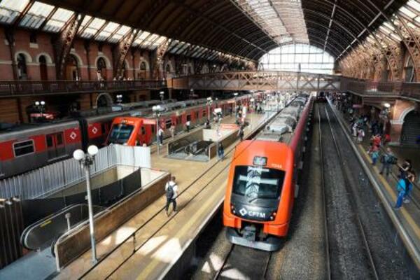 ブラジル・サンパウロ最大規模のルス駅。地下鉄や近郊の町を結ぶ鉄道はあるが、大都市間を結ぶ路線はない=3月(共同)