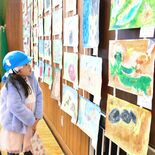 好きな昆虫、アリアリと表現　がんバッタ園児350人の絵を展示中　大田原…