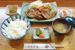 割烹 伊志佐岐（いしさき）週替わり定食豚ロースの生姜焼き