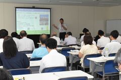 10月東京で合同相談会　ＵＩＪターン 促進協で説明