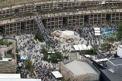 混雑の万博会場「包摂」遠く
