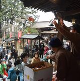 一足早い豆まき　「鬼は外」は言いません　大田原の光丸山法輪寺