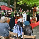 佐野の弁天池で音楽祭　新緑の中で多彩な音色　地元グルメに舌鼓