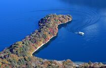 奥日光・八丁出島で紅葉見頃