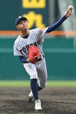　帝京長岡戦に先発した東北・金沢＝甲子園