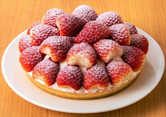 売り上げの一部が寄付される「助け合いいちごの里タルト」