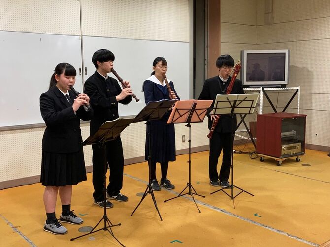 ４人の息の合った演奏で最高賞の「花村賞」を獲得しました