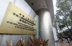 香港火災巡り、外国記者を聴取