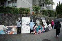 京大入試の風物詩、タテカン並ぶ