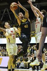 ブレックス A東京に逆転勝ち　前半耐えて、第３クオーターで大爆発　比江島「新しい勝ち方」