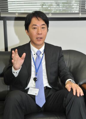 ９日にモントリオール総領事に着任する伊沢修さん＝３日午後、外務省