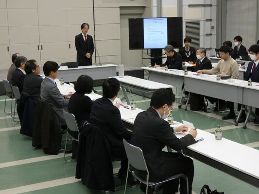 大通りの車線１車線化のシミュレーション結果を公表した有識者委員会の会合