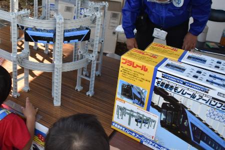 　大人でも欲しくなる千葉モノレールのプラレール