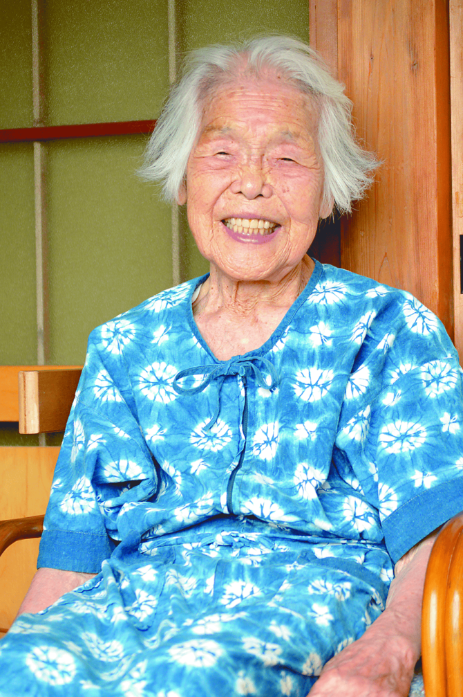 終戦当時の暮らしについて話す大柿さん