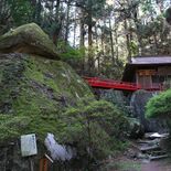パワースポット巨石群　弁慶の割石は「鬼滅の刃」の聖地に　名草厳島神社（…