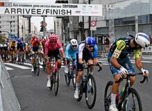 宇都宮の目抜き通りで自転車疾走