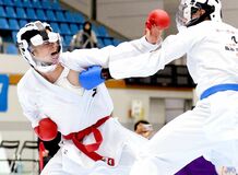 空手、チーム一丸の頂点　組手団体を制して悲願の総合優勝