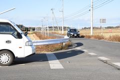 田園型事故をポールで防止