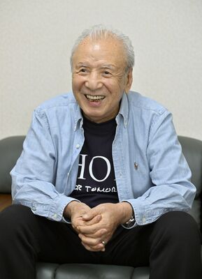 「地元ライブが楽しみ」と話す渡辺貞夫＝東京都新宿区、河野光吉撮影