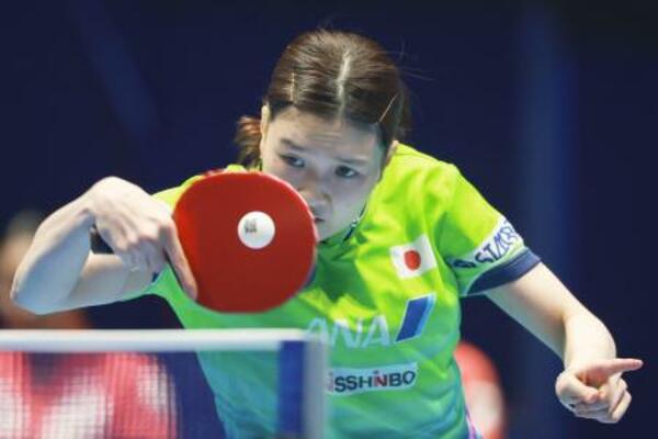 　女子準々決勝のウクライナ戦でプレーする橋本帆乃香＝ロンドン（共同）