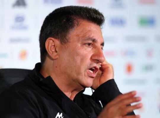 　ベルギー戦を前に記者会見するイランのガレノイ監督＝２０日、ロサンゼルス（ＦＩＦＡ提供・ゲッティ＝共同）