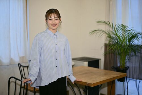 テレビ番組にとどまらず、本の出版やＳＮＳを通じてマルチな活躍を発信する井上さん＝１月下旬、東京都内、森田大地撮影