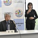 手と心でつなぐ　小山市役所窓口に手話通訳者を配置　行政手続きや相談など…