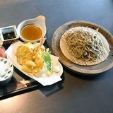 ゆで時間５秒の極細麺　天ぷらそばセット　季楽（小山）
