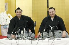 霧島 １２場所ぶり大関復帰