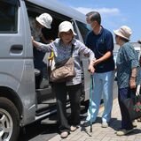 足利・柳原地区でデマンド交通再開　お年寄りら買い物楽しく　社福法人協力で廉価に
