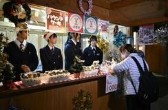 Ｘマス屋台 街なか彩る