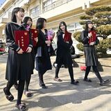 足利高生笑顔で巣立ち　現校舎で最後の卒業式　旧足利高と旧足利女子高の最後の入学生