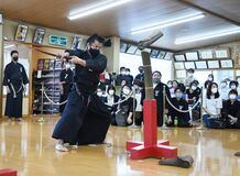 緊張感の中「真剣」勝負　鹿沼で抜刀道全国大会