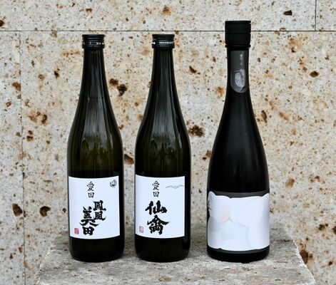 出そろった「愛国３号」の日本酒。右から「姿」「仙禽」「鳳凰美田」