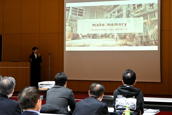 ３Ｄ点群データを活用した保存・再生法を提案する関東職業能力開発大学校チーム＝20日午後、宇都宮市